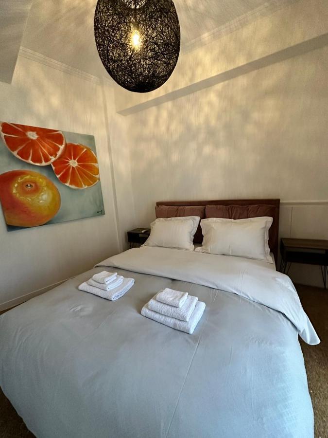 Cozy Apartment At Gazi Square Atenas Exterior foto