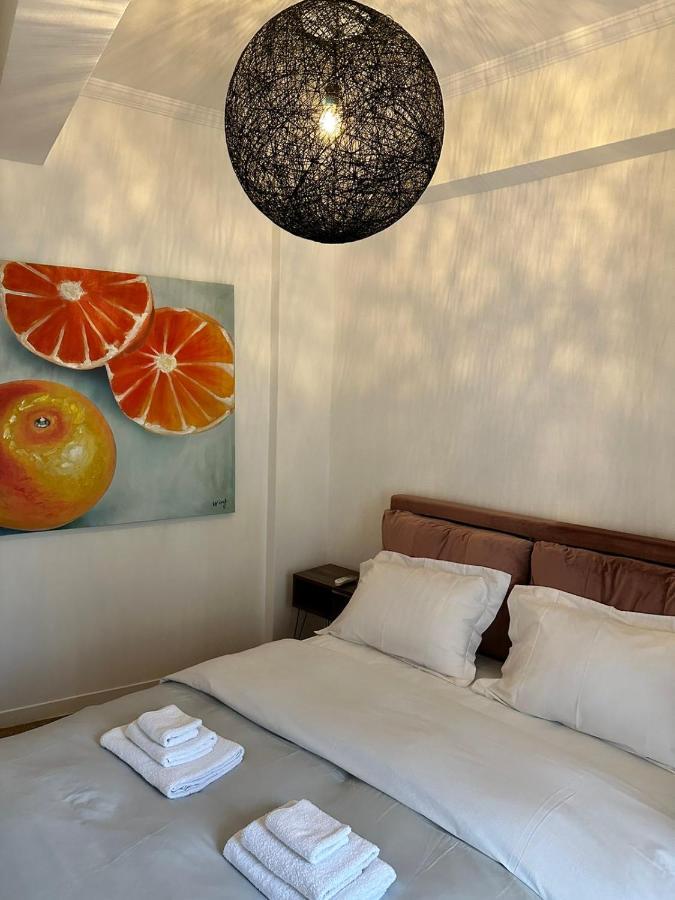 Cozy Apartment At Gazi Square Atenas Exterior foto